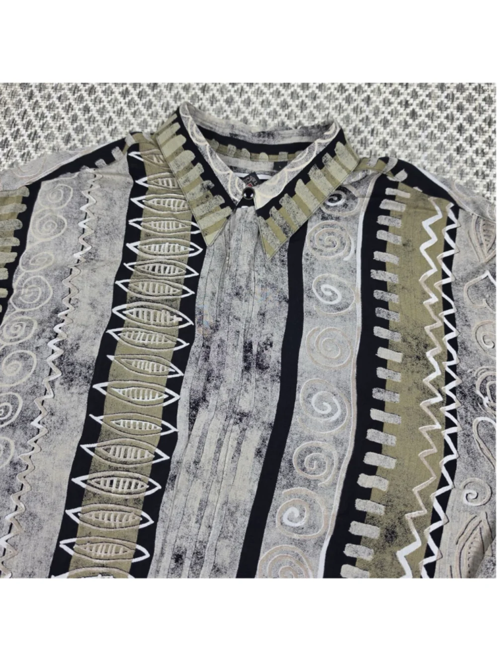 Vintage Serica Elite Sport Mens L Abstract Tribal Viscose Button Up Shirt Italy - Picture 3 of 13